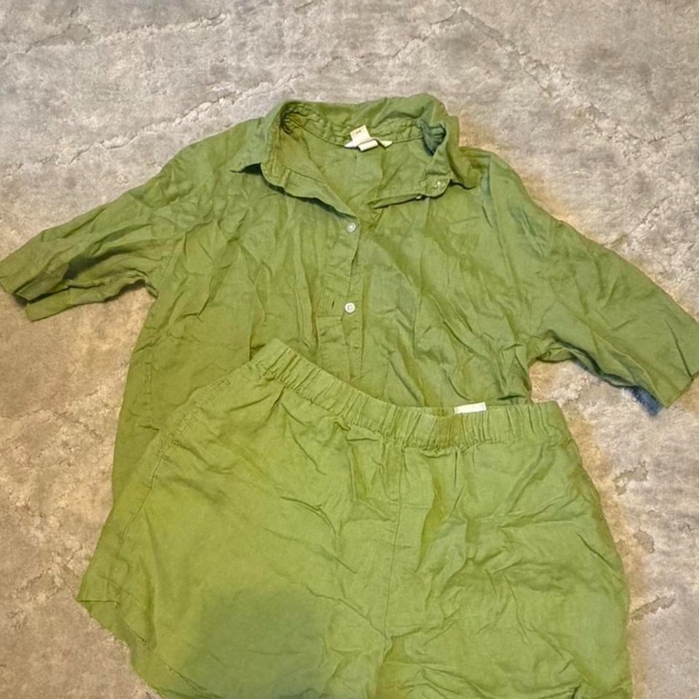 H&M Green Shirt and Shorts Set
 both size small